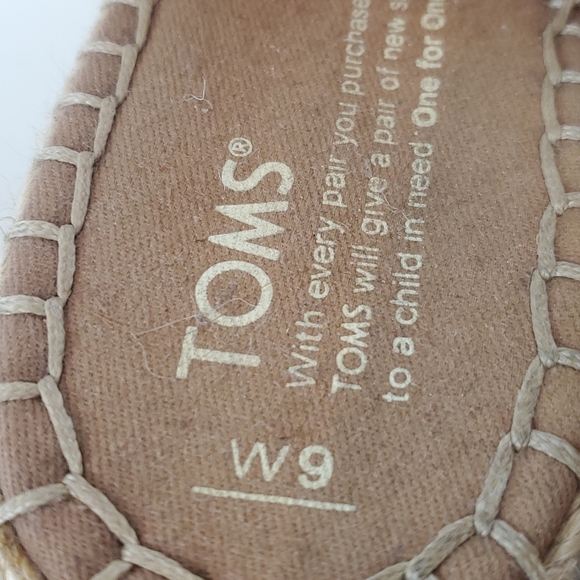 Tom's pink wedges size 9 - Picture 2 of 2